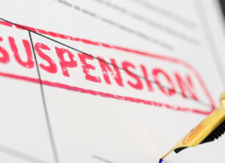 Pensiunea din Vâlcea, care a ars luni, a avut activitatea suspendată de ANPC din cauza camerelor cu pânze de păianjen, urme de mucegai, instalaţia sanitară cu urme de rugină, uşi deteriorate