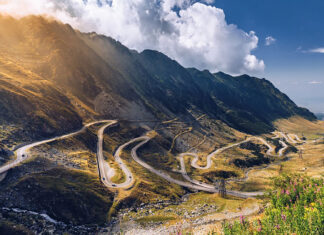 Sectoare de drum închise începând de joi, pe Transalpina şi Transfăgărăşan