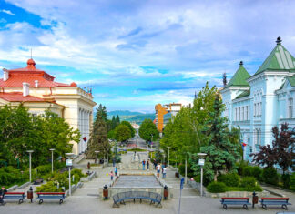 Câte orașe și comune ar pierde județul Vâlcea dacă s-ar face reorganizarea teritorială în funcție de locuitori?