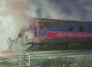 O locomotivă a luat foc în Gara Băbeni