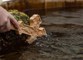 Alegerea de june de la Muereasca, un obicei de peste 100 de ani în ziua de Bobotează